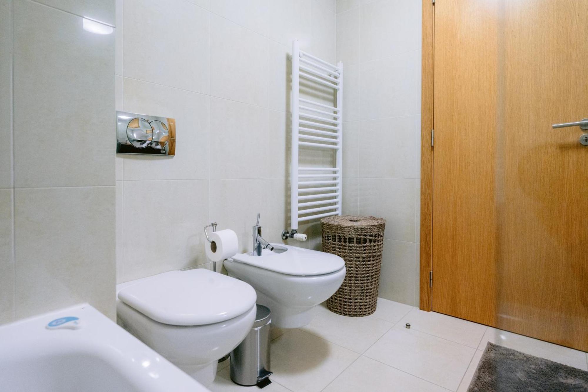 White Family House Apartment Aveiro Bagian luar foto